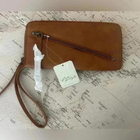 Free People Accessories - Free People Distressed Vegan Wallet/Wristlet, brown pebble texture New With Tags